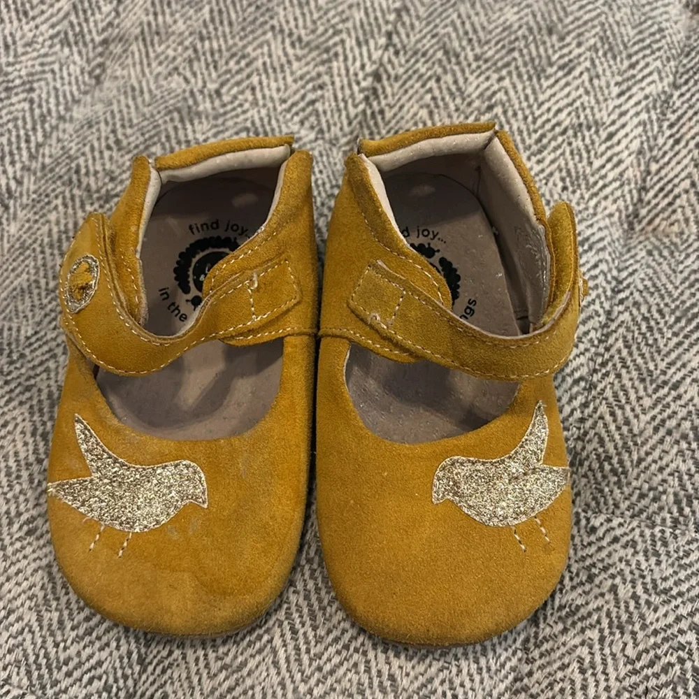 Livie & Luca gold suede shoes size 12-18 mths